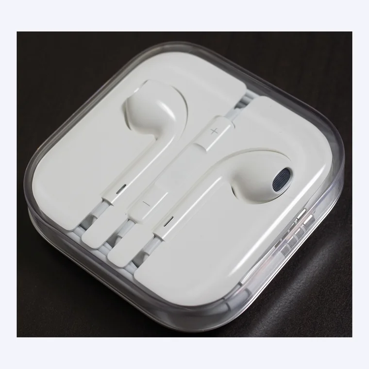 Écouteurs Apple dans leur boîte